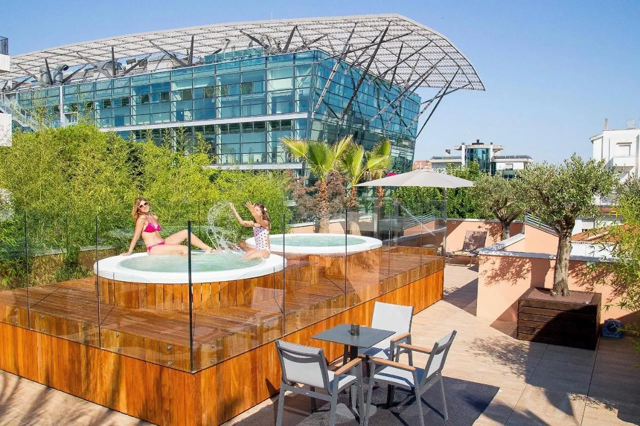 Metropol Ceccarini Suite - Luxury Apartments Riccione 4*,